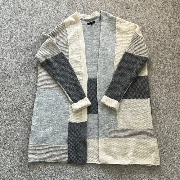 Ladies Long Sleeve Cardigan - Picture 4 of 6